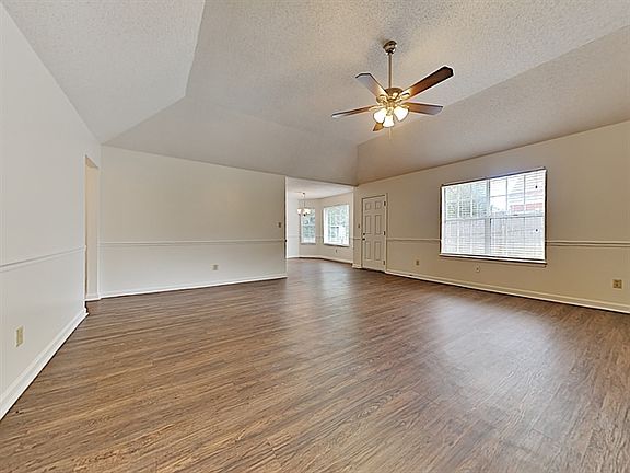 3rd image of 1955 Pecan Meadows Dr