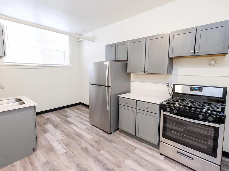 Pleasant Avenue Apartments — Photo 16