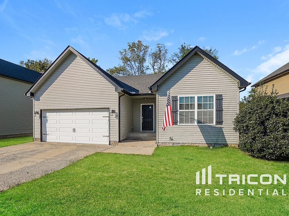1st image of 570 Falkland Cir