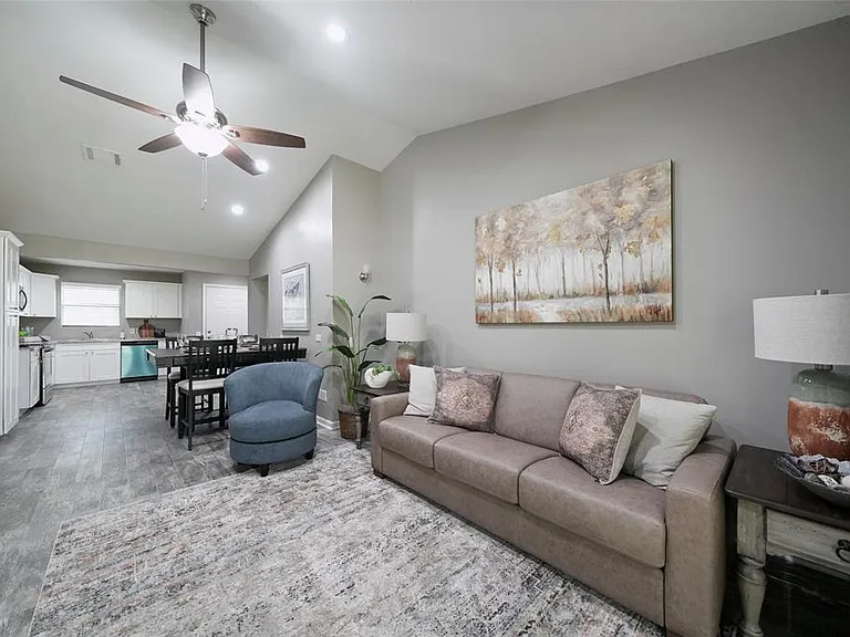 3508 Balboa Cir — Photo 8