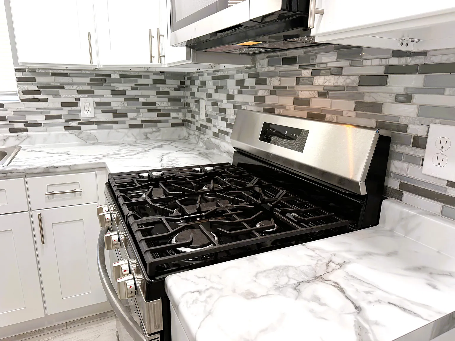 3 bed, 1100 sqft, $1,649 — Photo 4