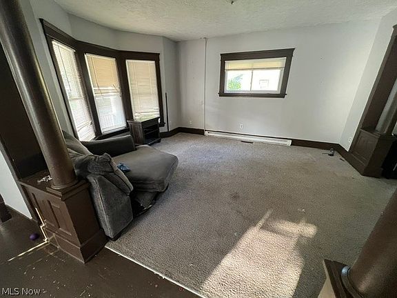 2nd image of 521 W 23rd St