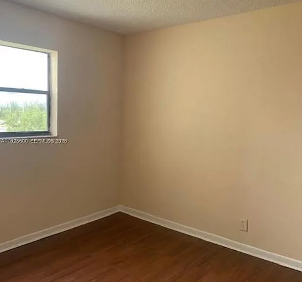 500 NE 2nd St #317 — Photo 16