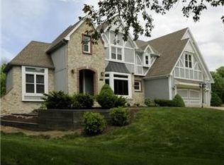 12532 Nieman Rd, Overland Park, KS 66213