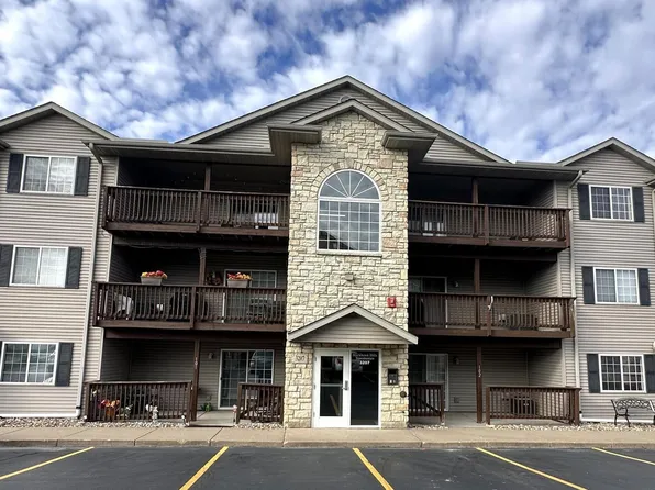 3207 S 16th Ave Unit 101, Eldridge, IA 52748