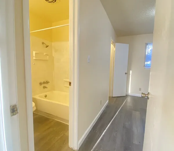 322 W Oak St #A — Photo 4