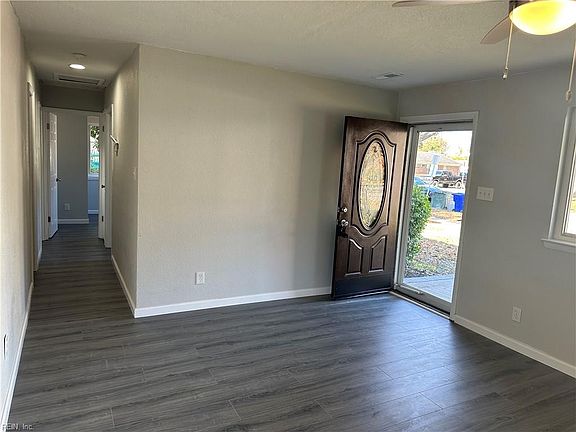 4th image of 1265 W 40th St