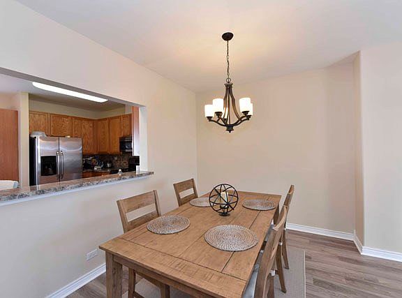 5th image of 699 S Parkside Dr