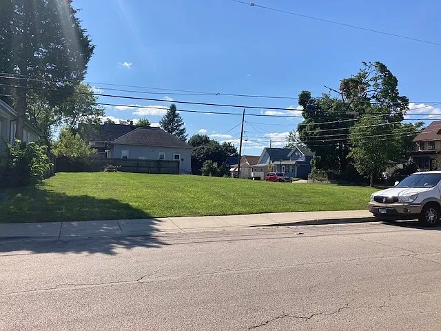 470 Prospect St photo 1
