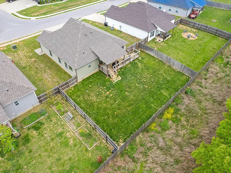 757 Tidwell Dr — Photo 30