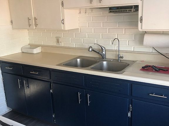 4th image of 2300 Midvale Ave