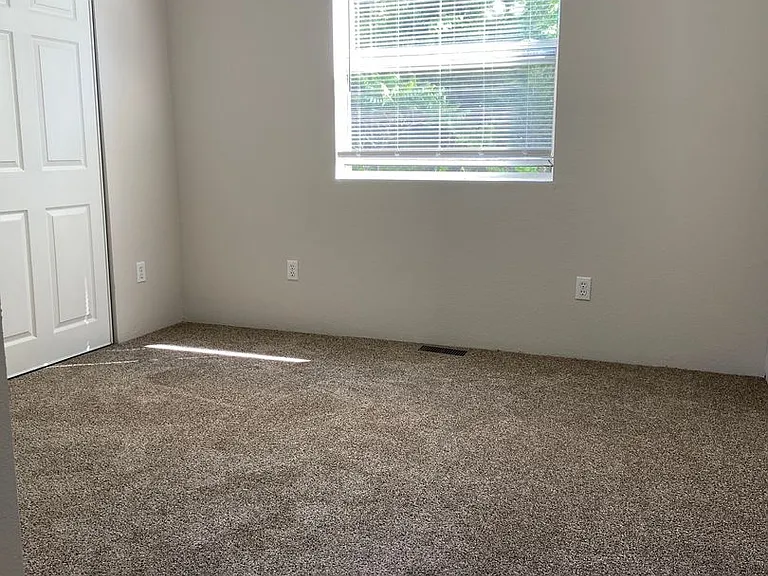 501 Twin Oaks — Photo 20