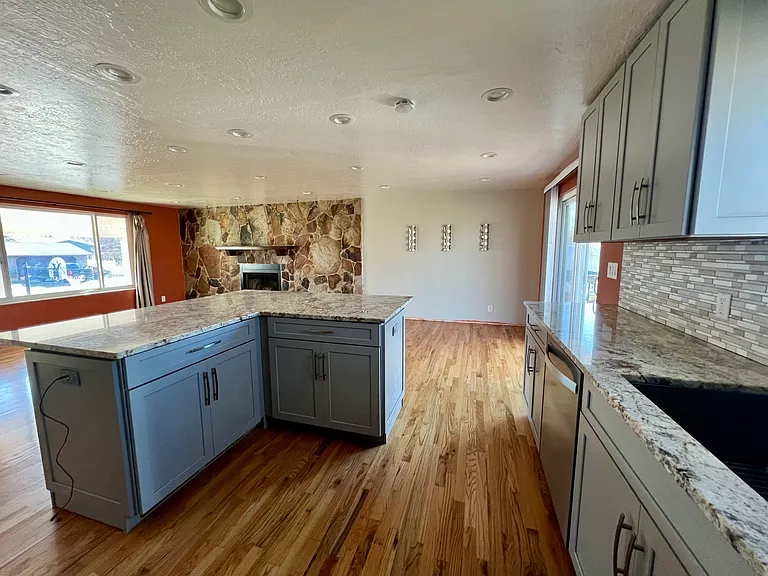222 W Independence Blvd — Photo 4