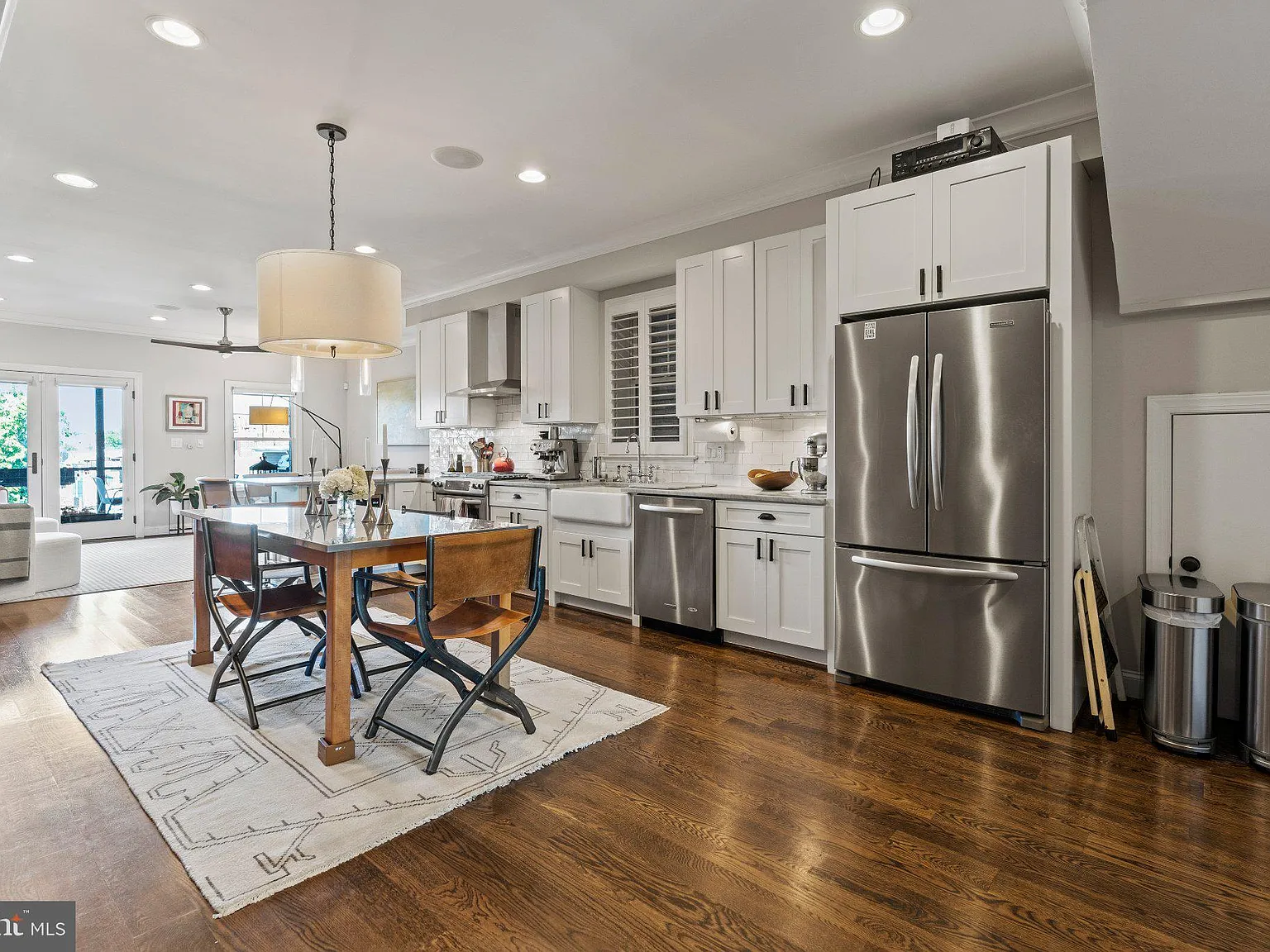 3 bed, 3.0 bath, 2082 sqft, $6,000 — Photo 1
