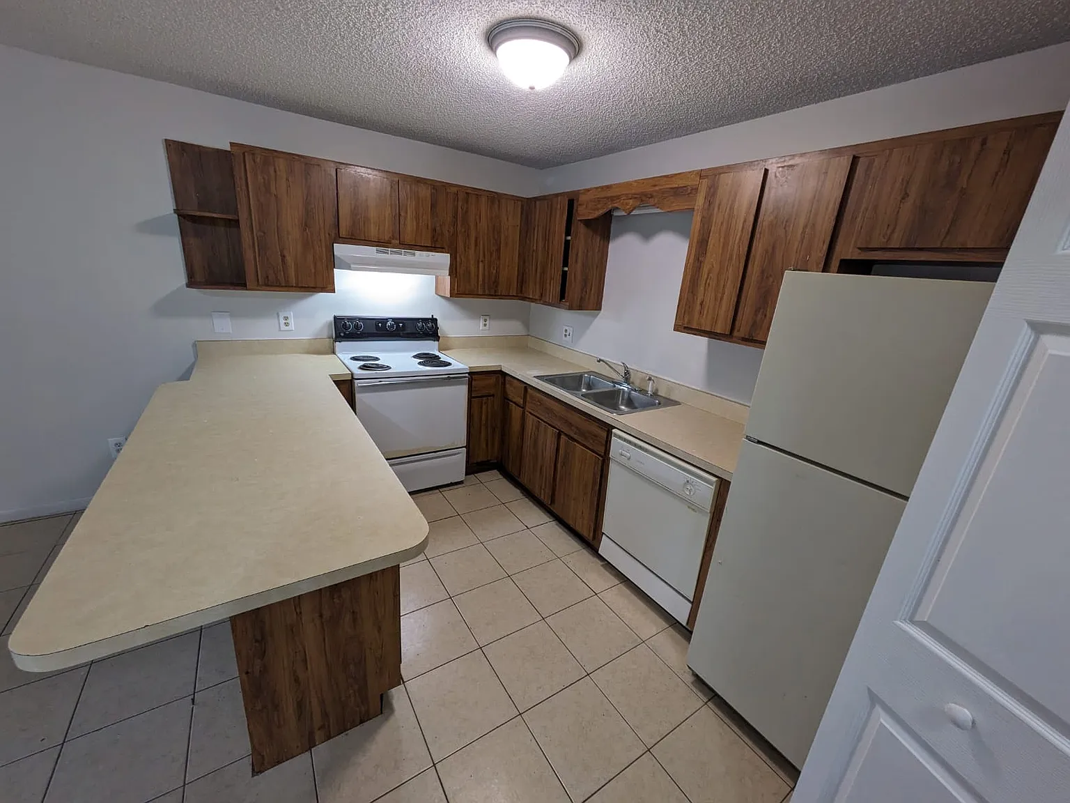 2 bed, 770 sqft, $1,175 — Photo 4