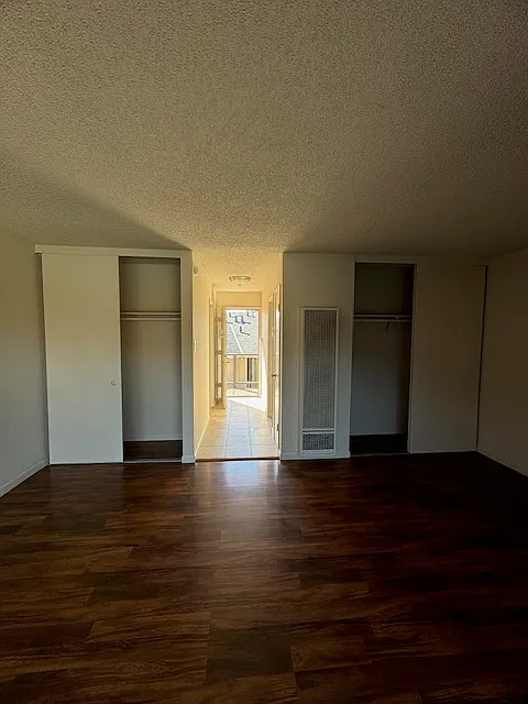 Studio, 550 sqft, $2,300 — Photo 2