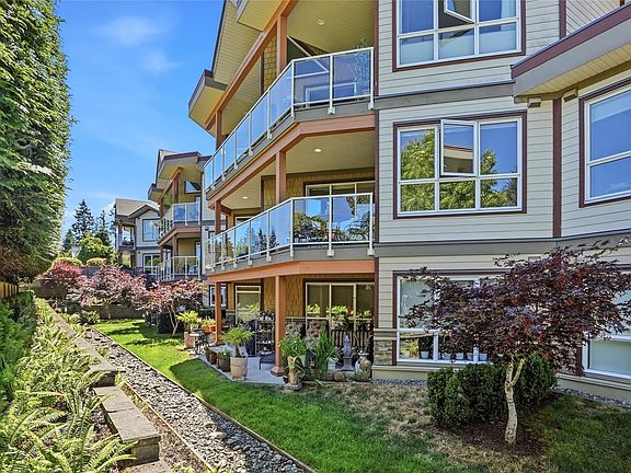 2nd image of 439 College Rd #203