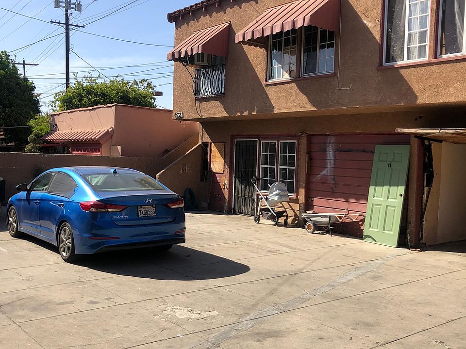 2nd image of 2529 Walnut St #25533-1/2