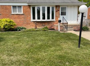 161 Gilman St, Garden City, MI 48135