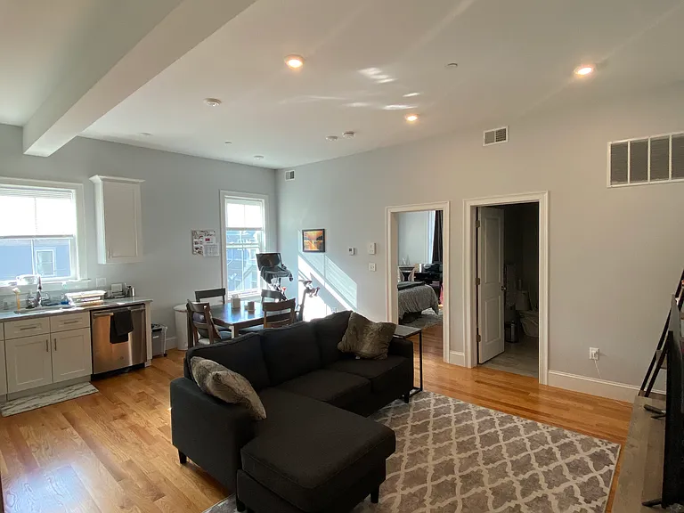 18 Murdock St #8 — Photo 3