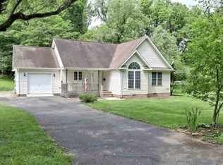 207 Staples St, Radford, VA 24141