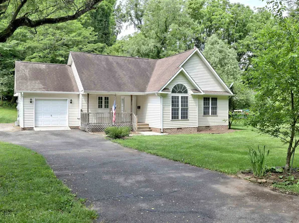 207 Staples St, Radford, VA 24141