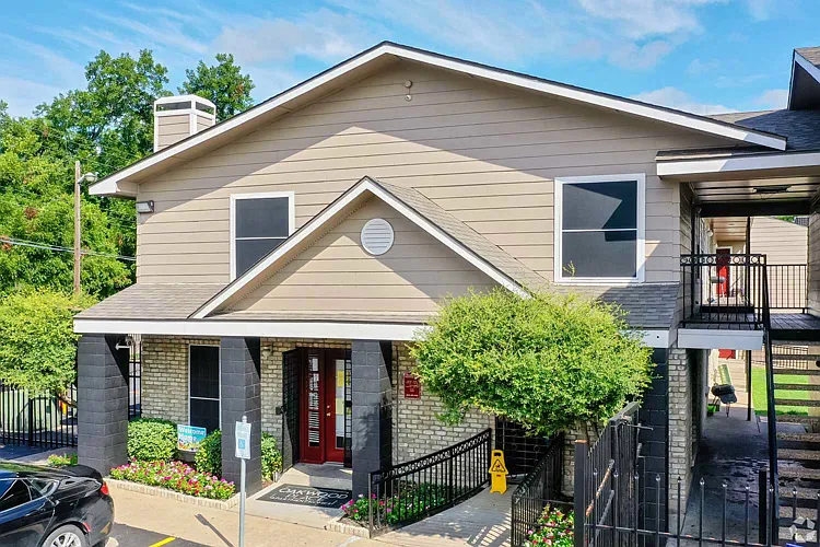 Oakwood Place Apartments