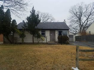 10 Haas Ave, Deer Park, NY 11729