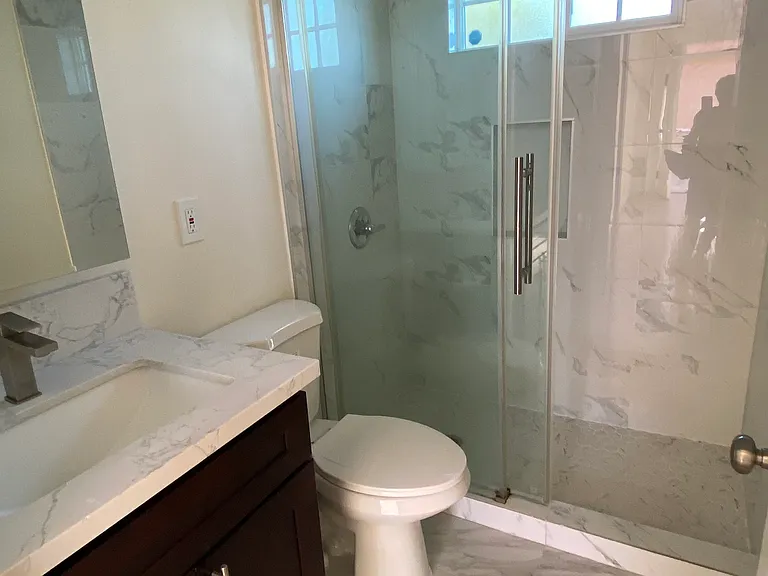 2664 Washington Ave — Photo 3