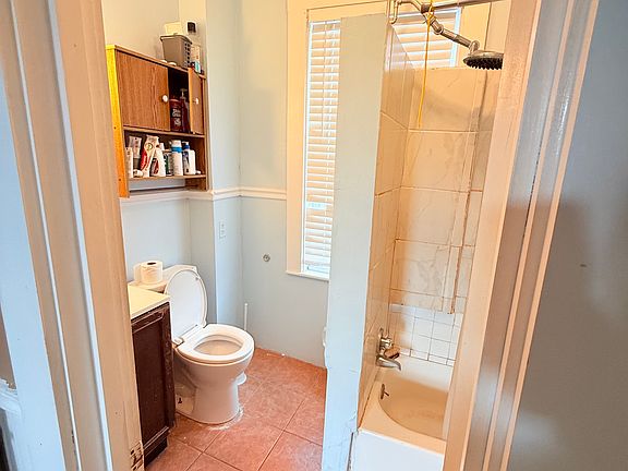 4th image of 54 Pleasant St #3
