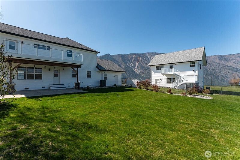 4th image of 1190 Summit Boulevard