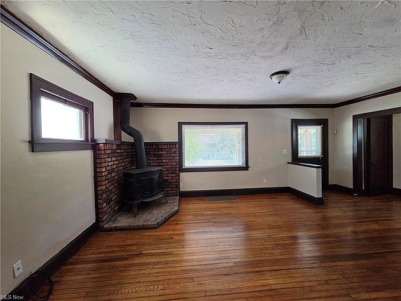 4th image of 5223 Paine Ave