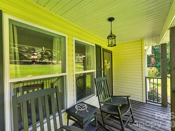 5th image of 618 Indian Hill Rd