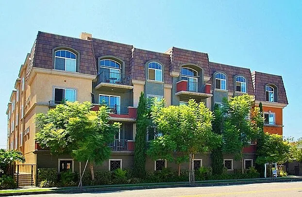 Lido Apartments - 3707 Motor Ave