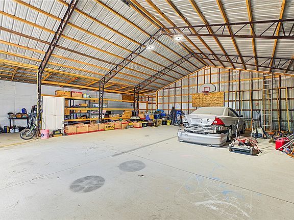 3rd image of 15282 Burgin Valley Rd