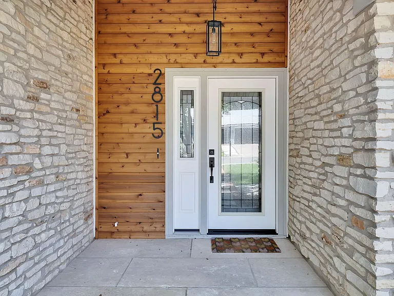 2815 Inridge Dr — Photo 3