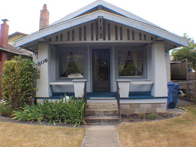 1st image of 806 S Oakes St