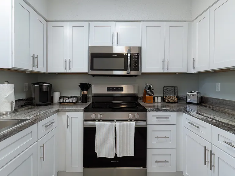 Emerald Cove East — Photo 8