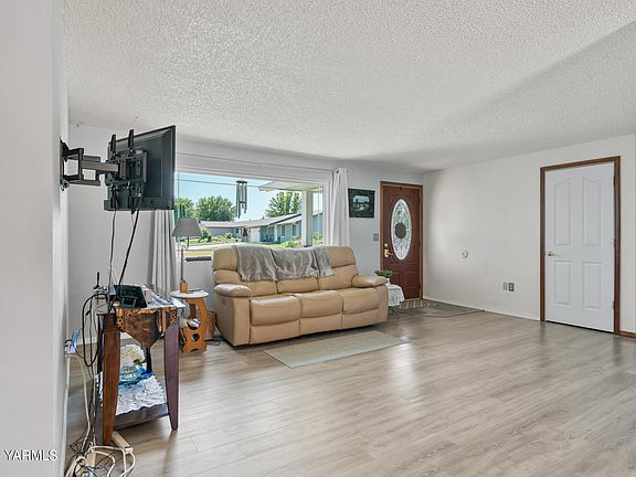 4th image of 213 Palmer Dr