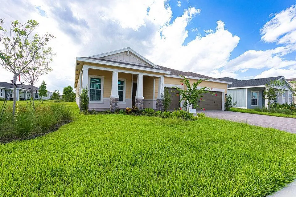 4 bed, 3.0 bath, 2761 sqft, $4,500 — Photo 2