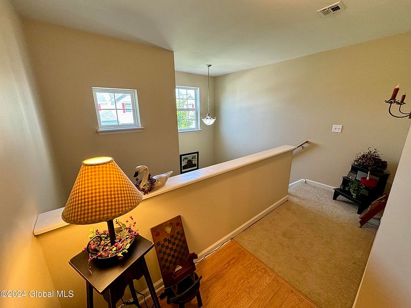 4th image of 310 Willow Court