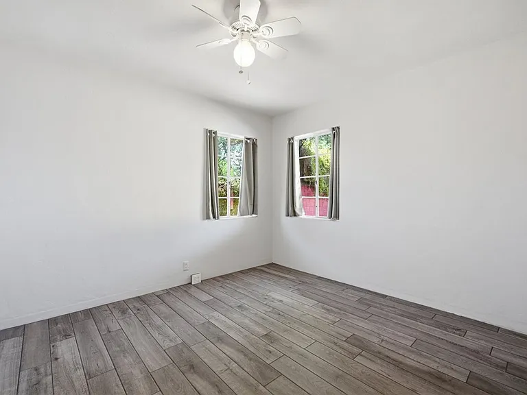 626 N Venice Ave — Photo 17