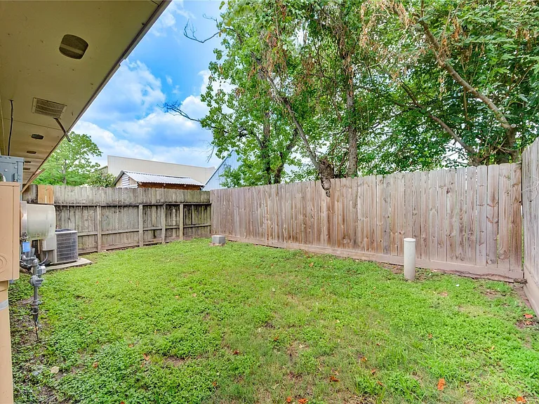 5255 Beaverbrook Dr — Photo 44