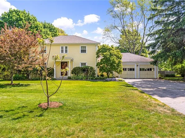 56 Middle Hwy, Barrington, RI 02806