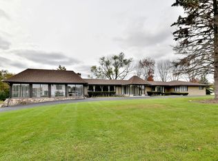 3324 Roslyn Rd, Oak Brook, IL 60523