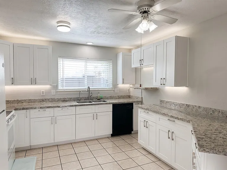 9419 Clipperwood Pl — Photo 9