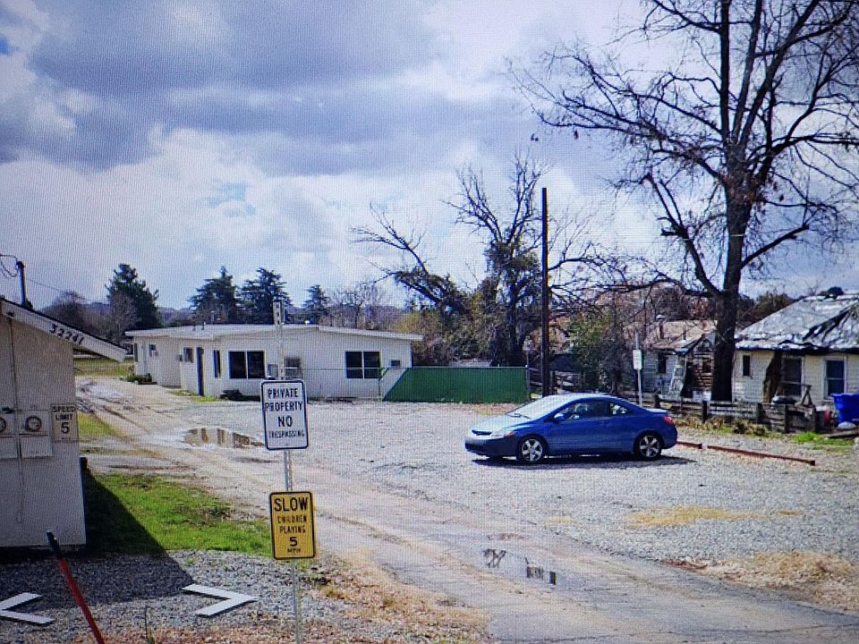 unit is the first unit on right side fenced yard one car garage each unit is separated by 20 feet of garage