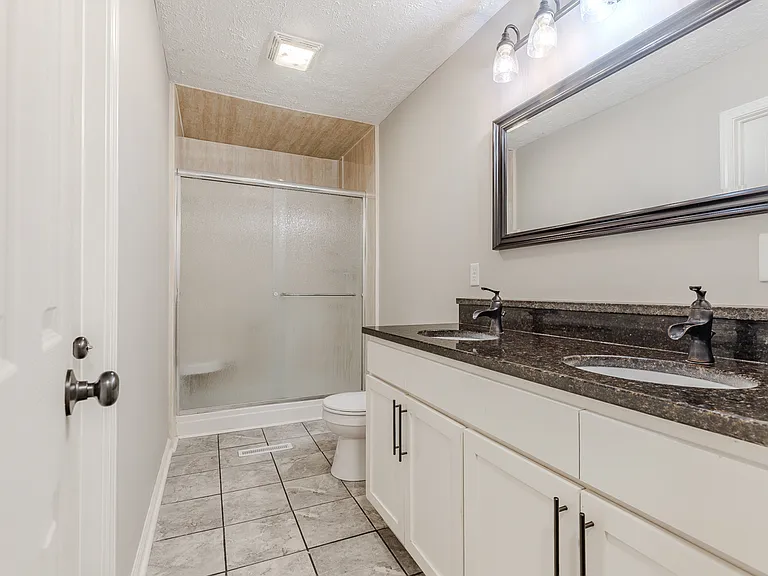 343 Meadowview Dr — Photo 6
