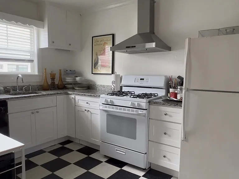 282 9th St NE #10 — Photo 10