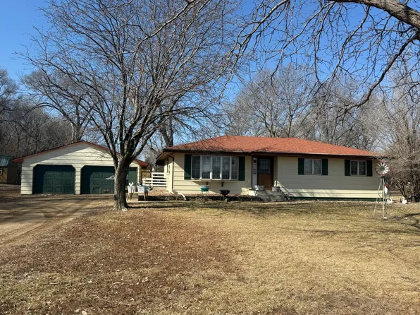 1601 N Gale Rd, Mitchell, SD 57301